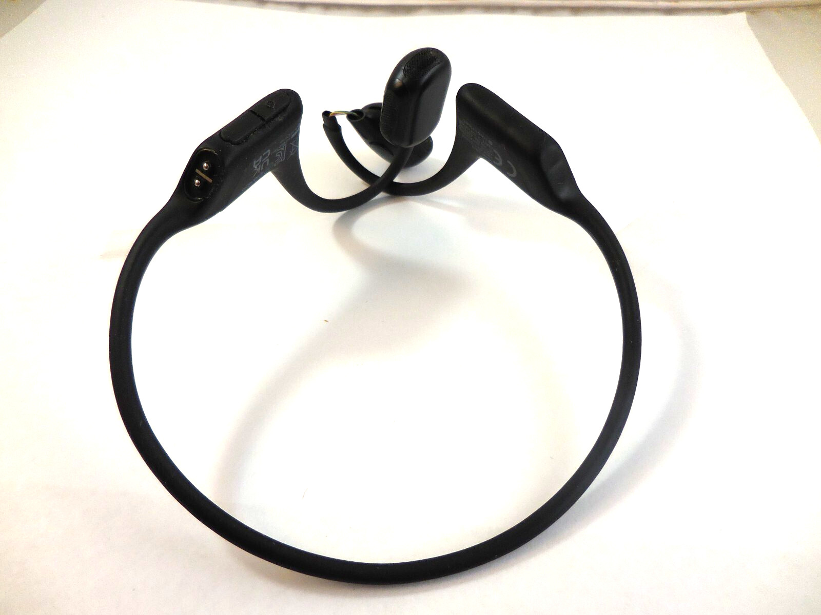Shokz OpenRun Pro Premium Bone Conduction Open-Ear Headphones-S810(Hinge Broken)