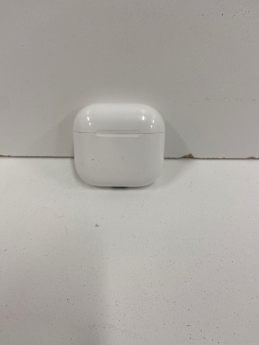 APPLE AIRPODS PRO – A3058 4TH GEN (P04023688)