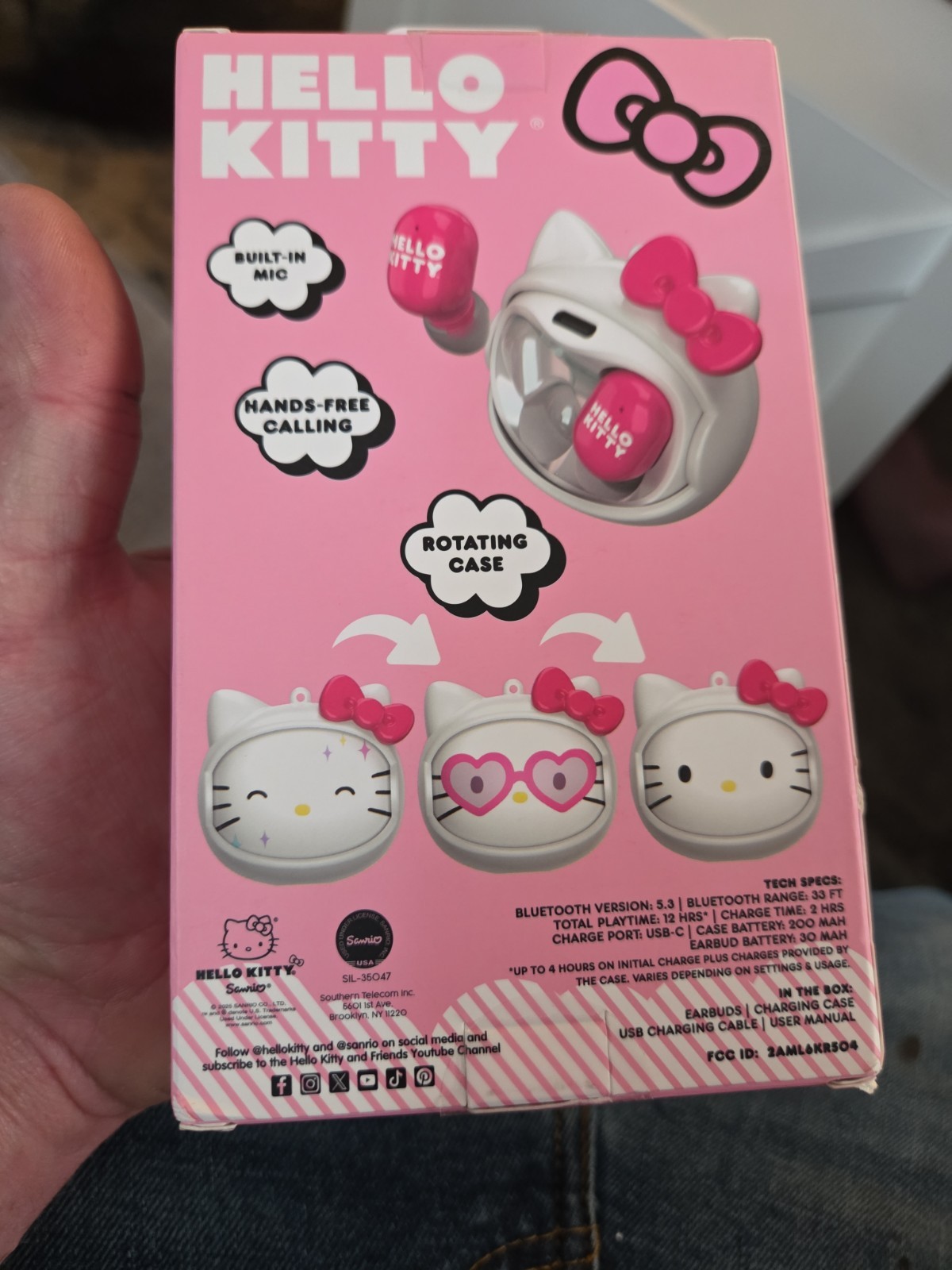 NEW Hello Kitty Bluetooth Wireless Earbuds w/Built-In Mic & 3-Face Charging Case