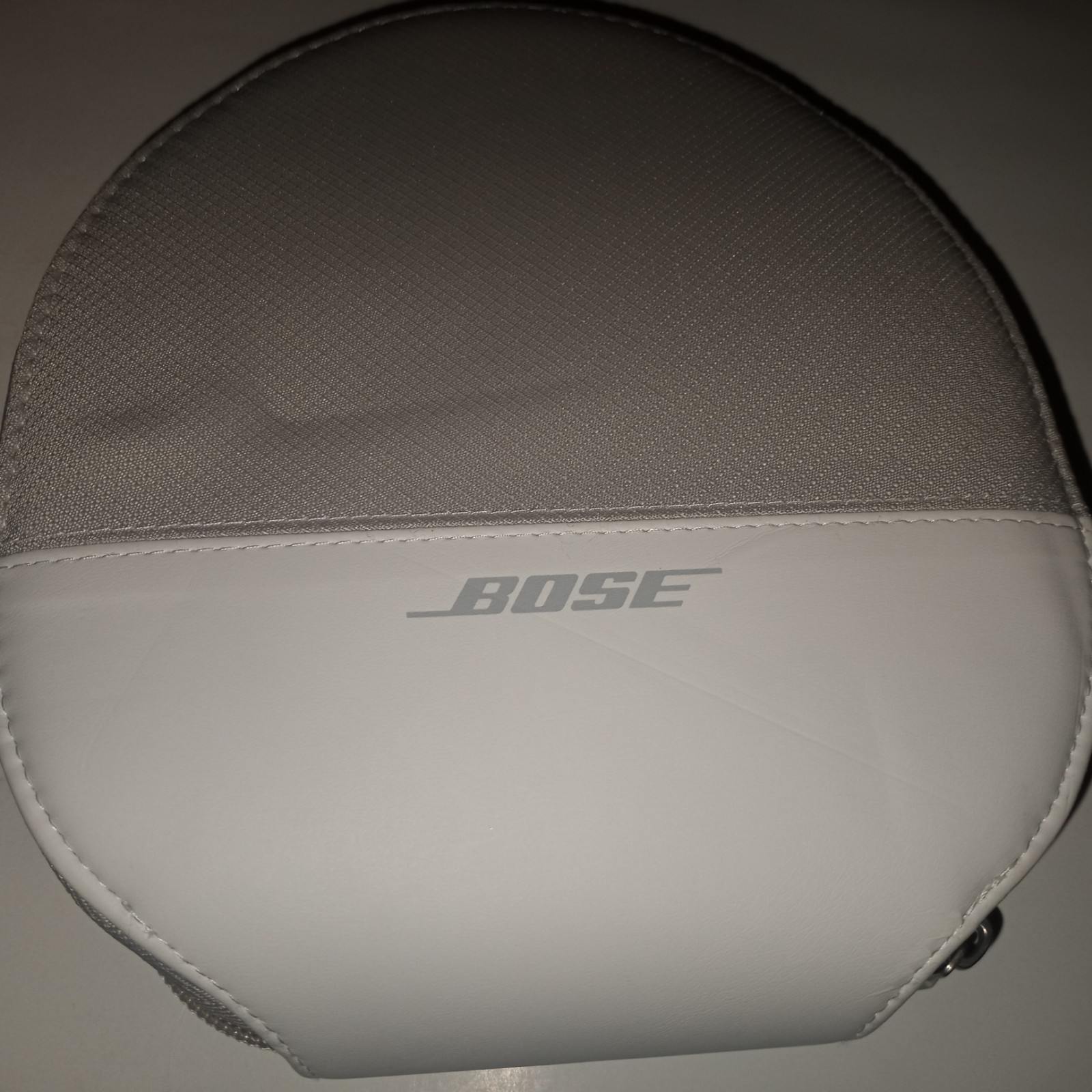 Bose SoundLink Around-Ear Wireless Headphones II – White