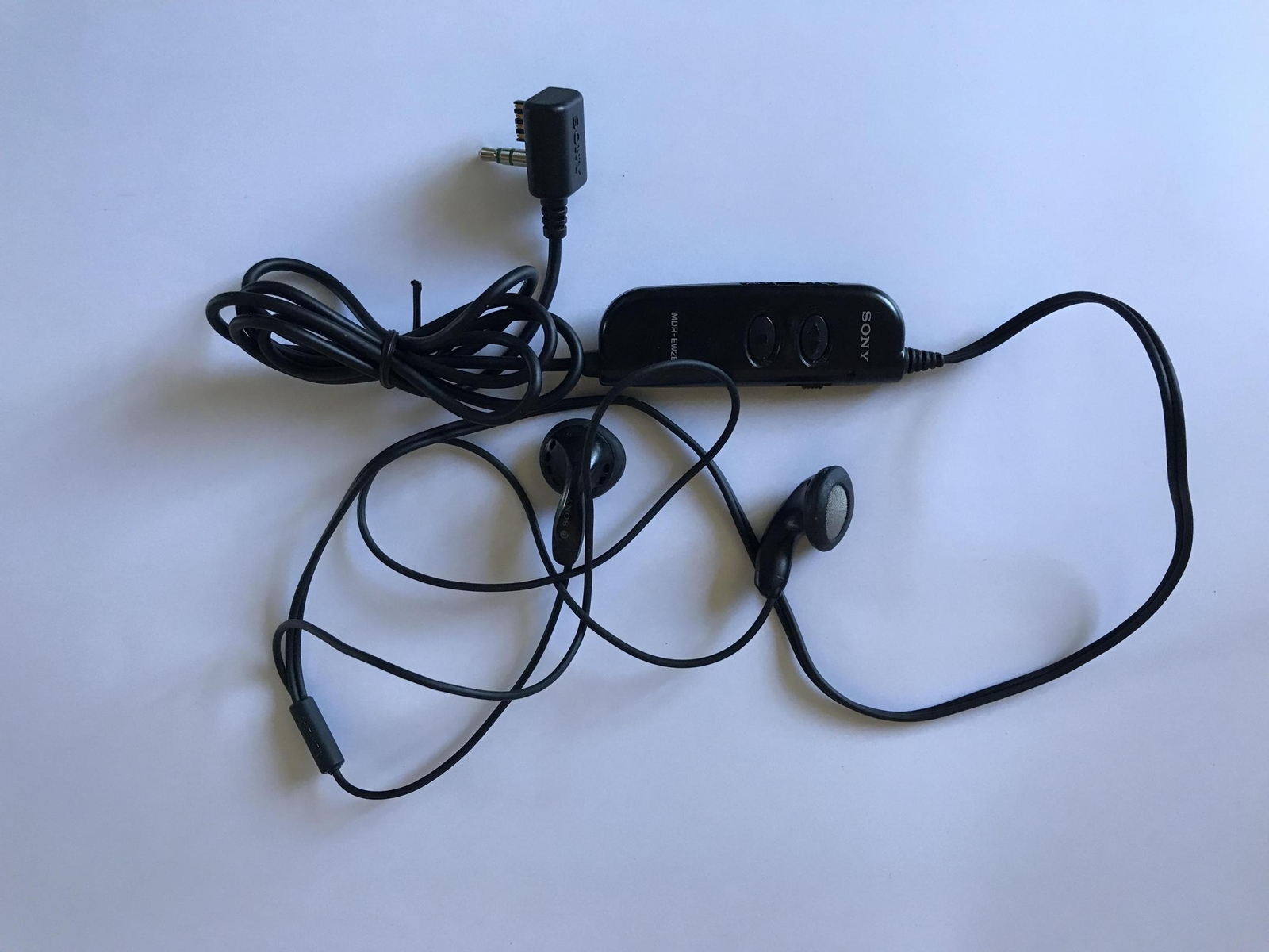 Vintage Sony MDREW2E Remote Control w/MDR-E741 Integrated Earphones (MDR-EW2E)