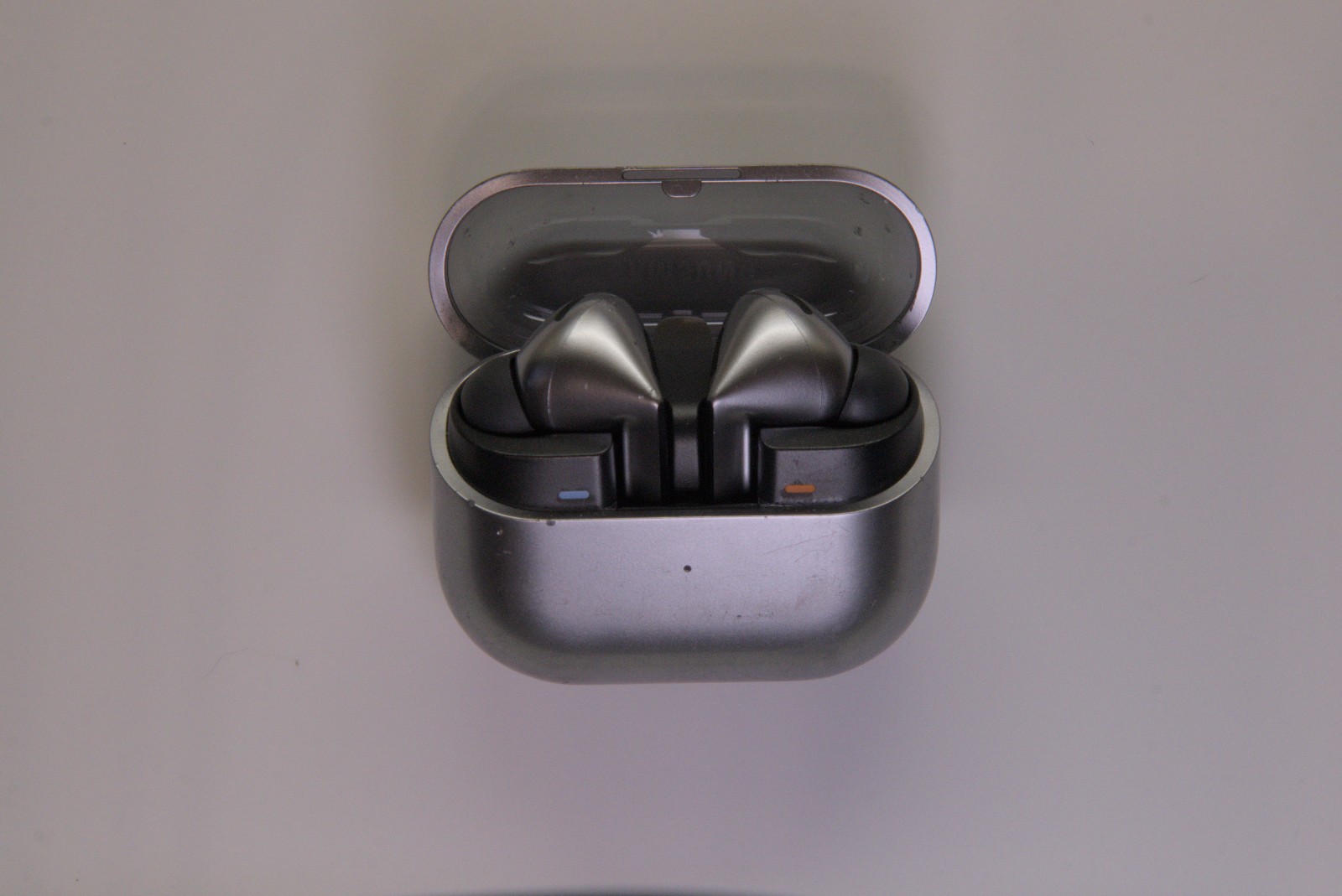Samsung Galaxy Buds3 Pro SM-R630 Silver Wireless Earbuds – Tested and Sanitized!