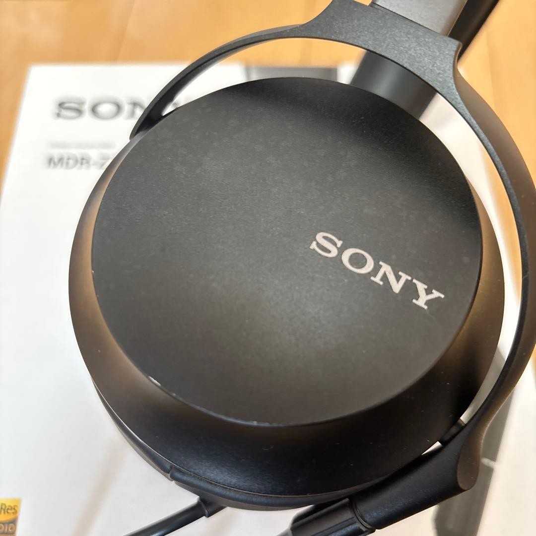 SONY MDR-Z7M2 Hi-Res Stereo Headphones 70mm 4.4mm Balanced Black from Japan New