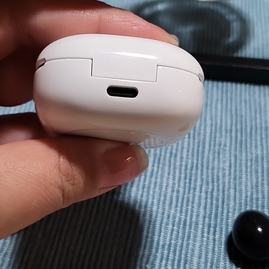 Samsung Galaxy Buds 2 *See description