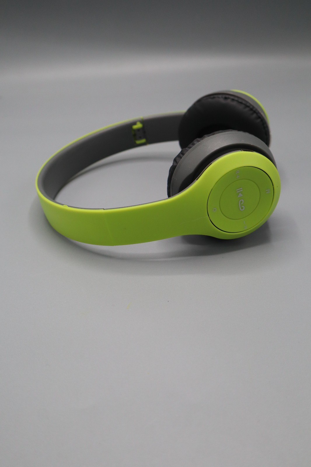 P47 Wireless Headphones Bluetooth 5.0+EDR Foldable Over-Ear with Mic, FM & SD –