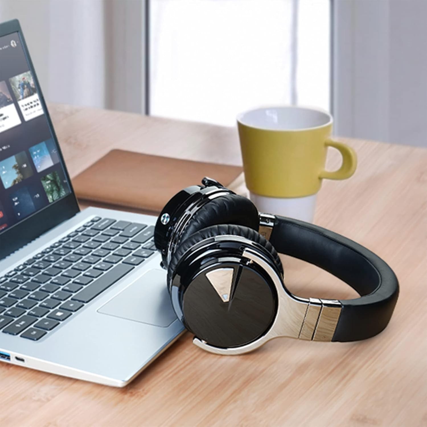 Wireless E7 Headphones with Deep Bass & Microphone – 30 Hour Playtime, Black