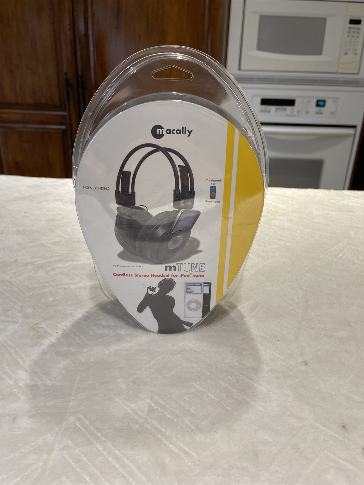 Macally mTune Headphones NEW IN SEALED PACKAGE For iPod Nano 2005