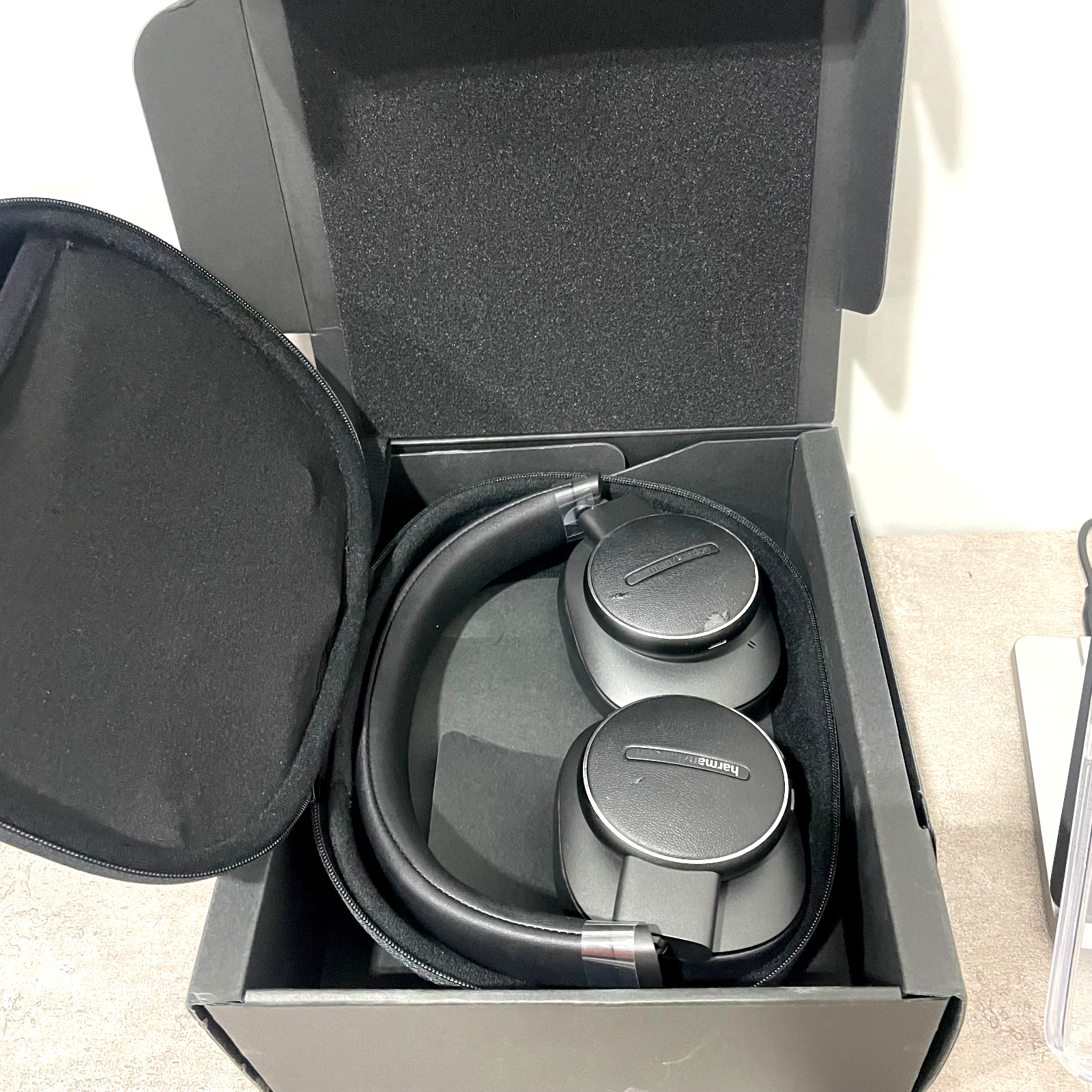 Harman Kardon Fly Wireless Over-Ear Headphones – Black, Large