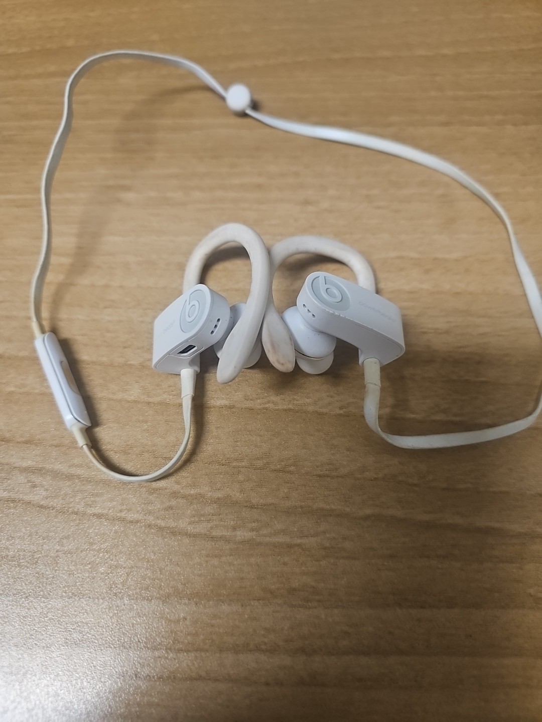 Beats by Dr. Dre ML8W2LL/A Powerbeats3 Wireless In-ear Headphone – White