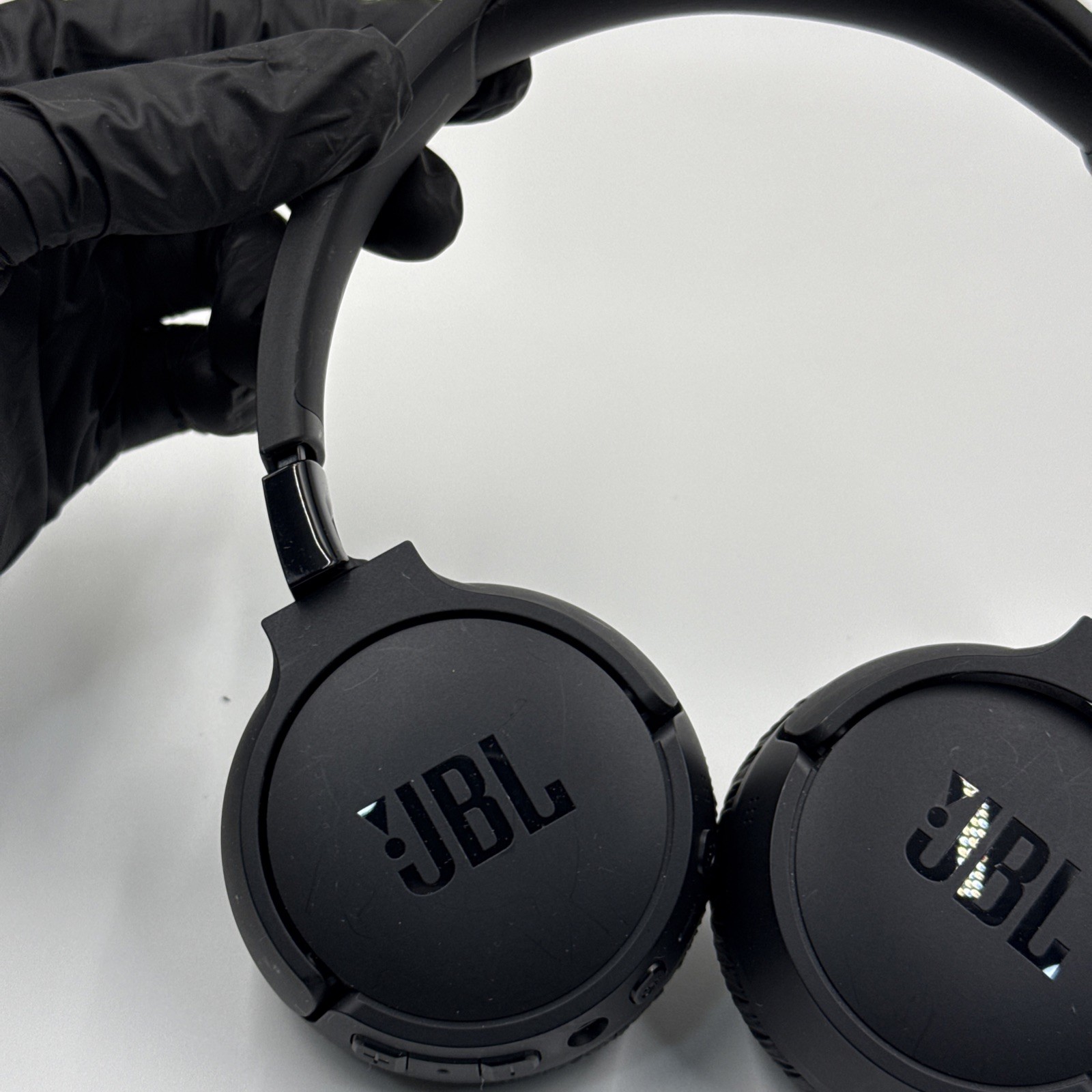 JBL Tune 670NC Wireless On-Ear Headphones with Adaptive Noise Cancelling – Great