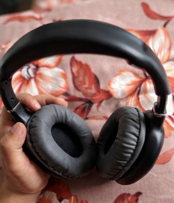 Pro Airex Wireless Over-Ear Headphones – Deep Bass & Comfortable Fit
