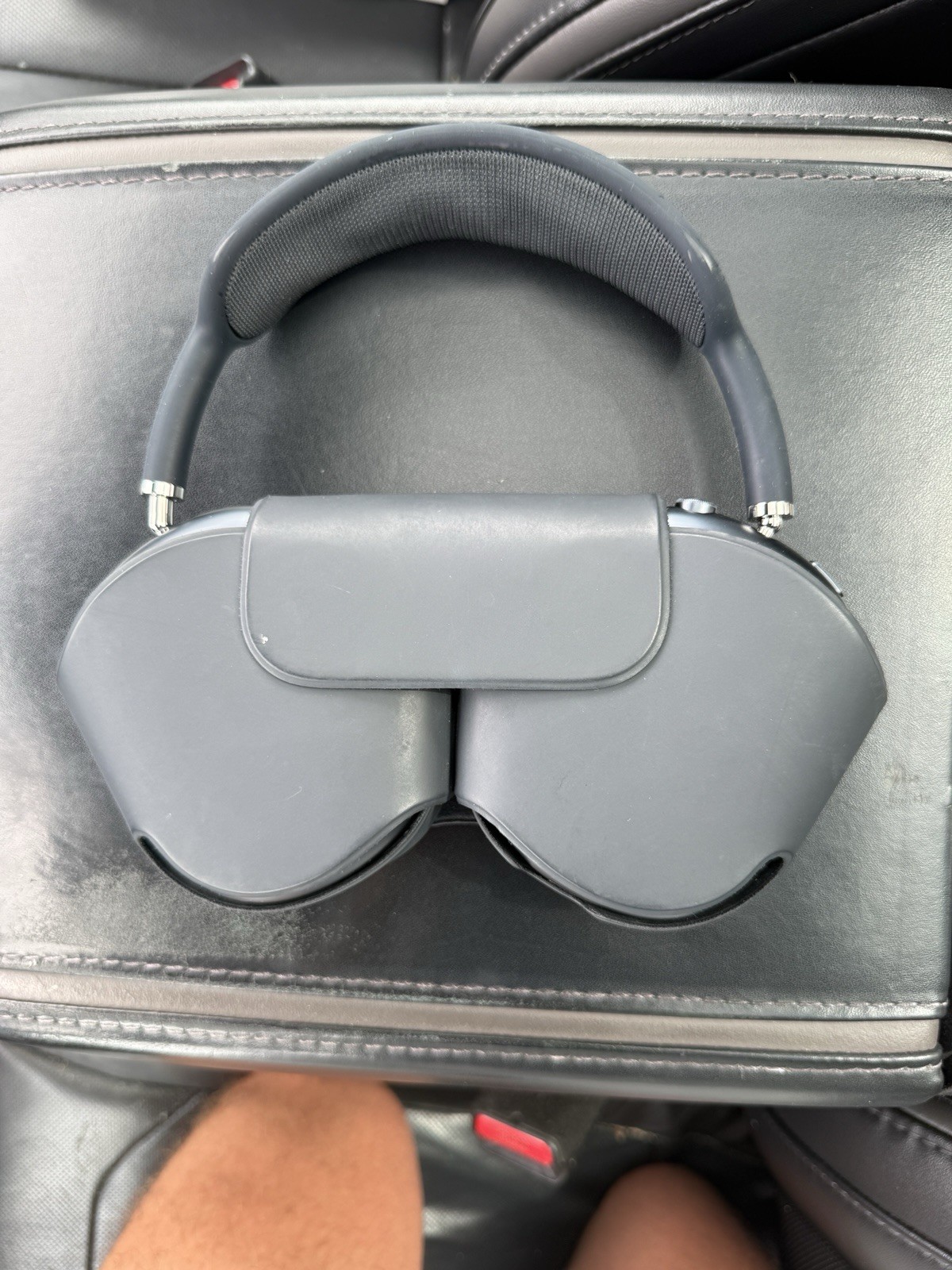 Apple AirPods Max Over-Ear Bluetooth Headphones Black Noise Cancel 40mm
