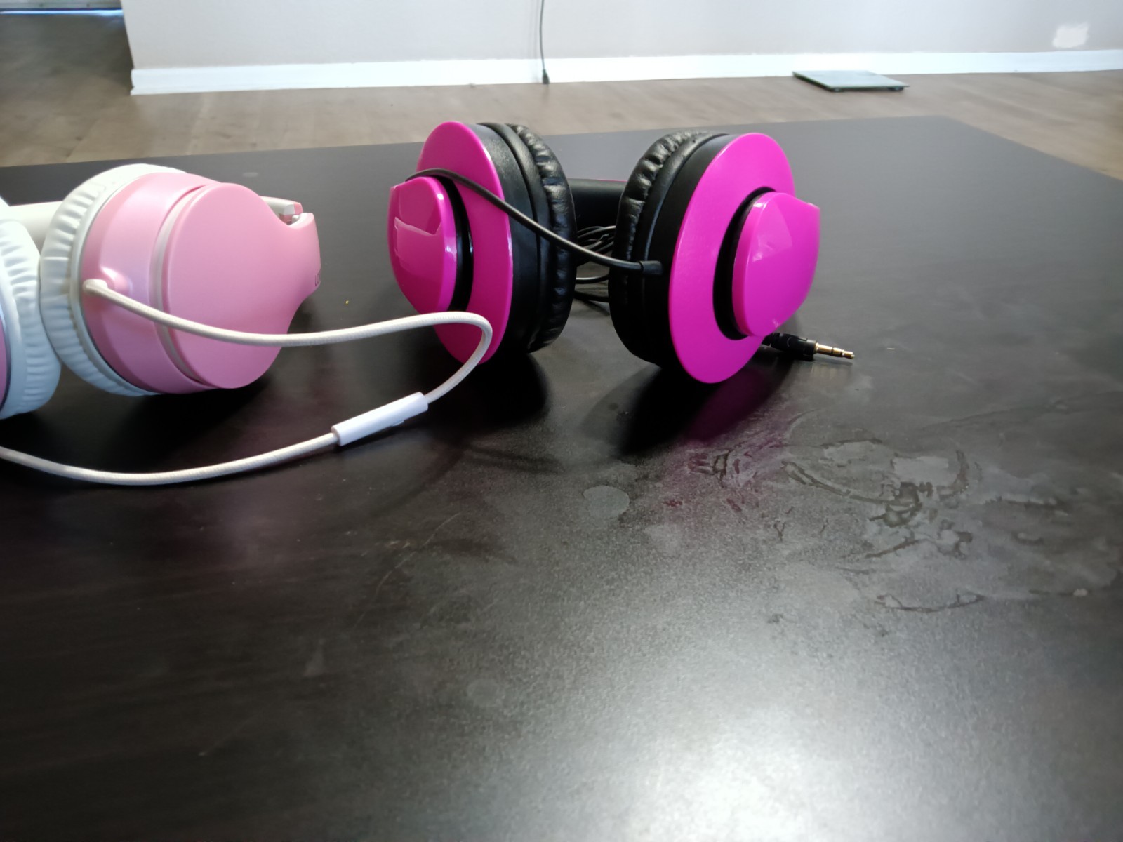 LORELEI Pink White Black Wired Ear-Pad Headband Headphones 3.5mm Jack