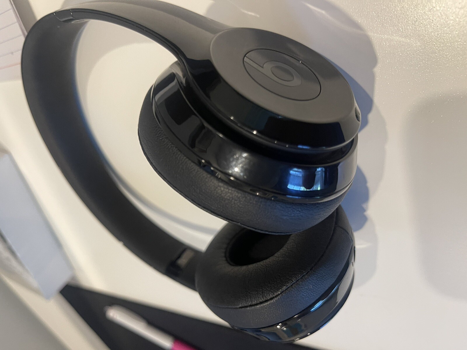 Beats by Dr. Dre Beats Solo3 Wireless On-Ear Headphones – Gloss Black A1796