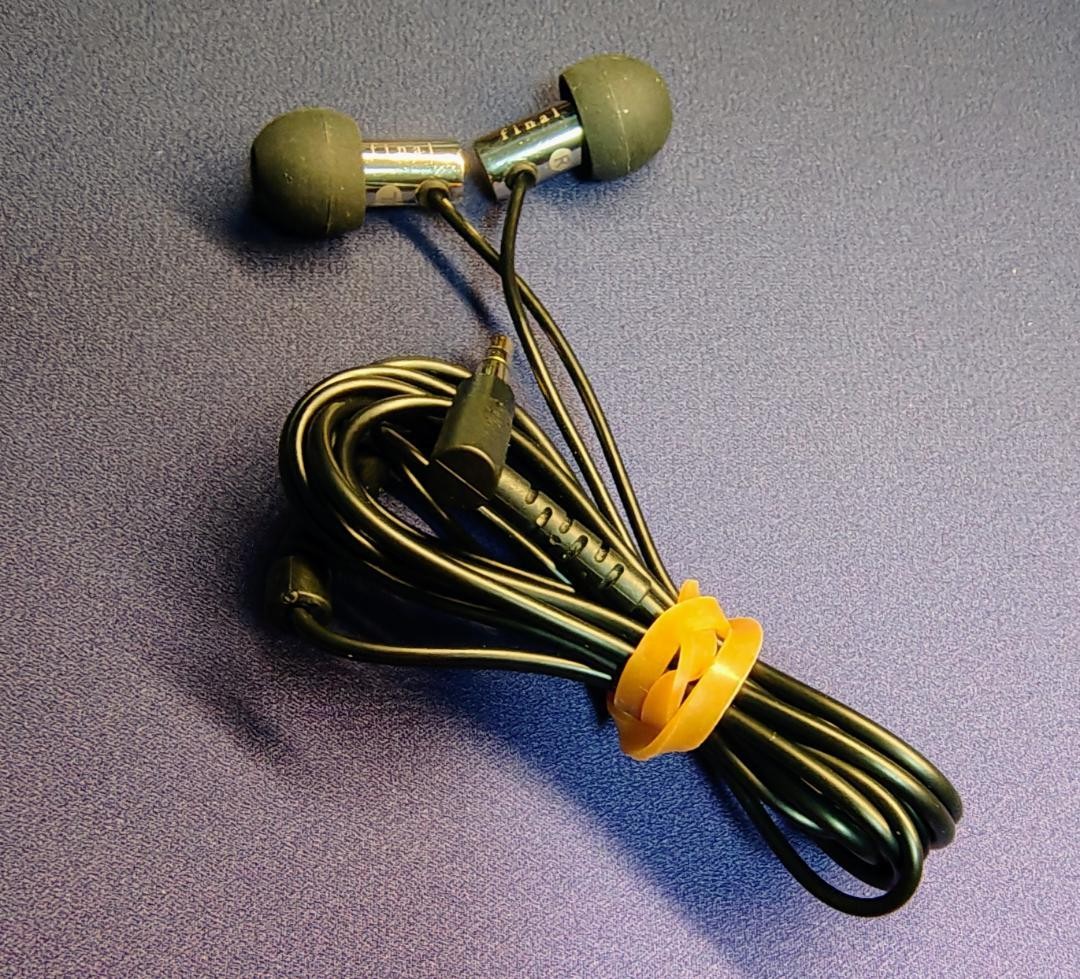 Final E3000 Dynamic Hi-Res Wired Earphones 3.5mm Tested Working Japan