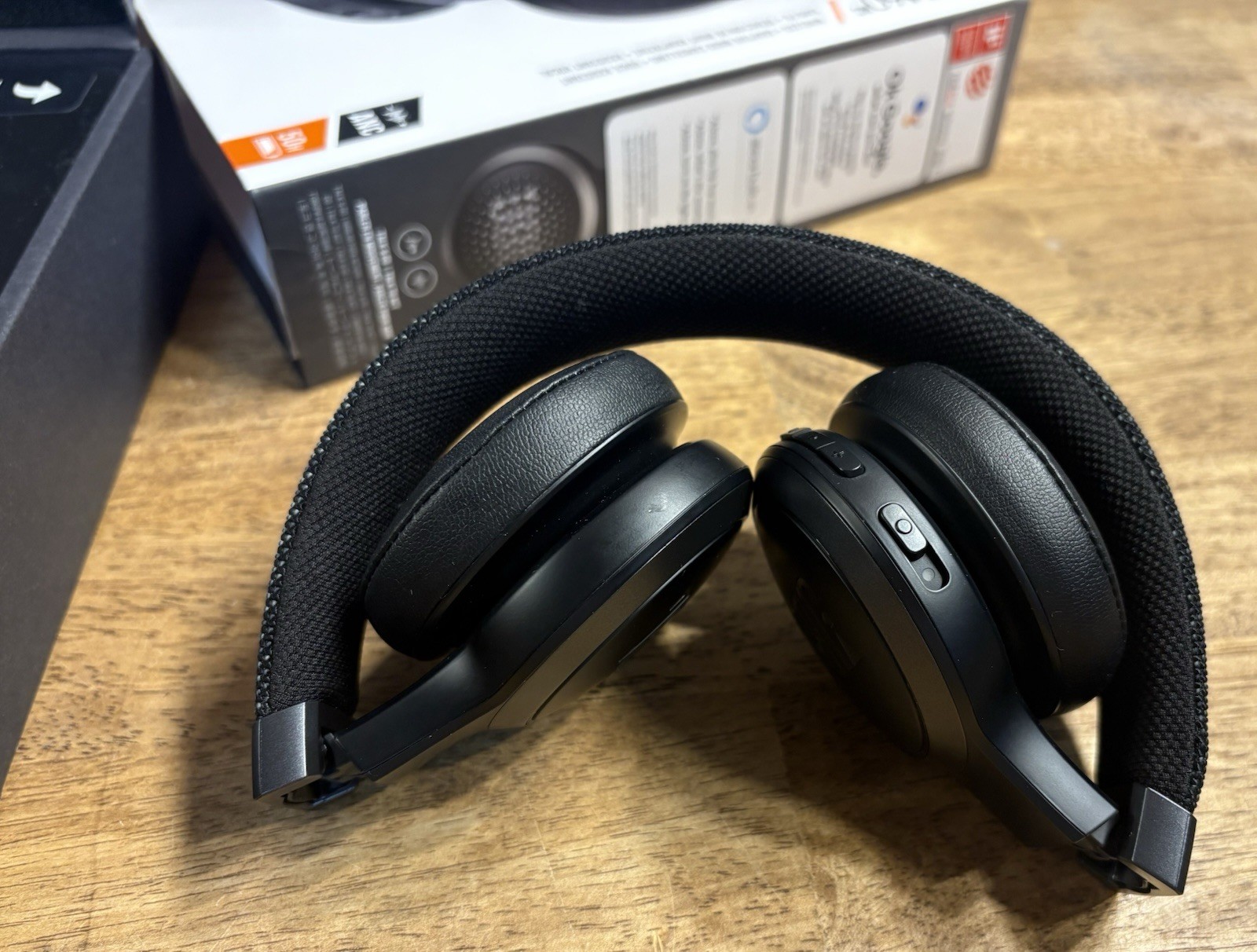 JBL Live 460NC Wireless On-Ear Noise-Cancelling Headphones – Black Open Box