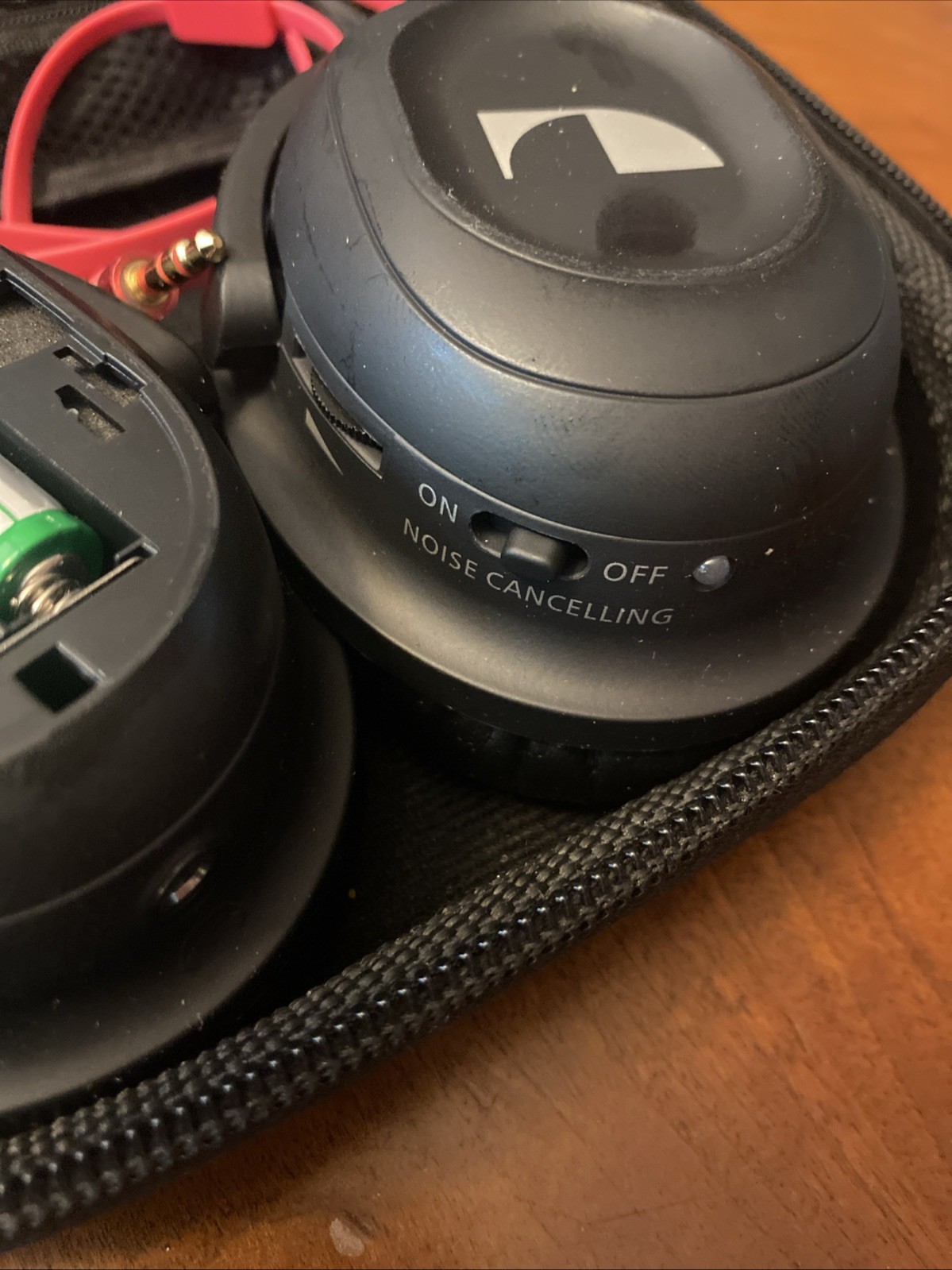 Nakamichi NC40 Noise-Cancelling Headphones, Carrying Case Included