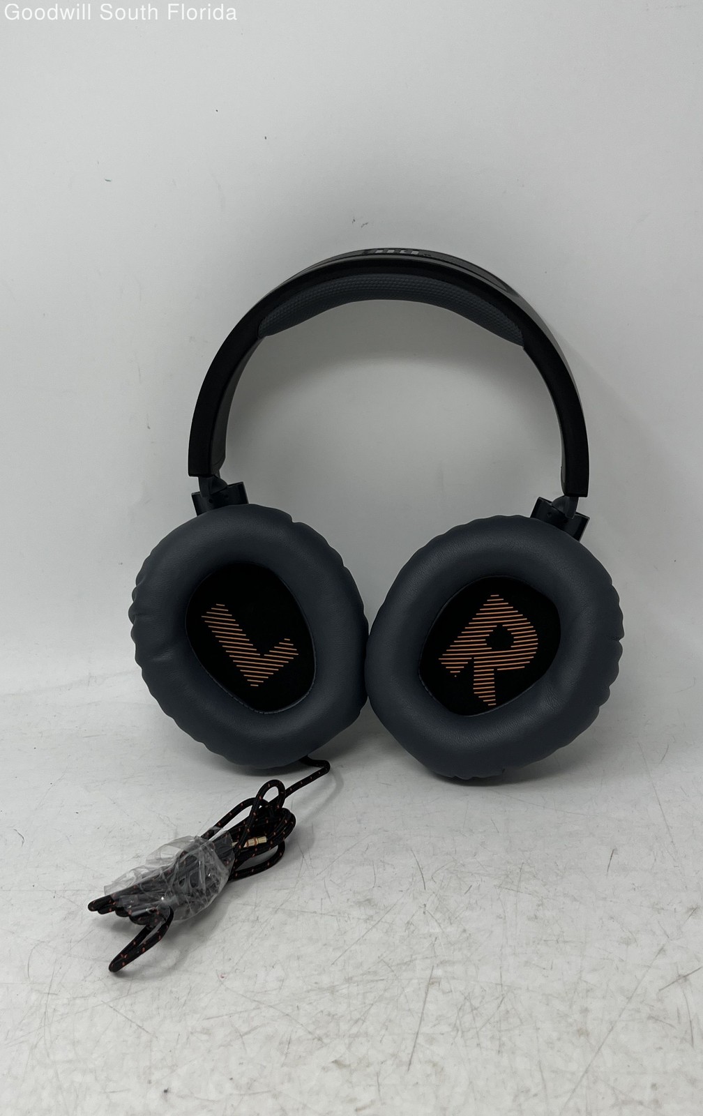 JBL Quantum 100 Black 3.5mm Audio Cable Wired Gaming Headphones Not Tested