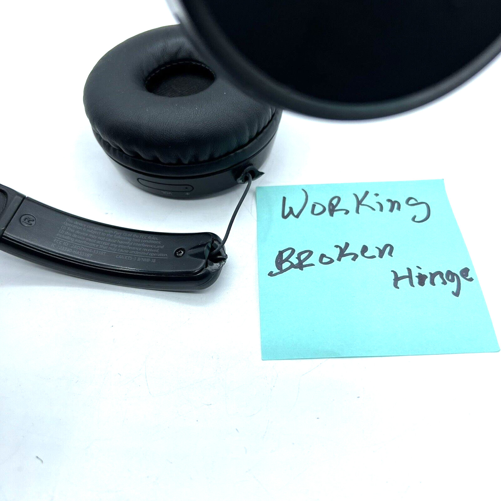 JVC HA S35BT Wireless On-Ear Headphones – Black – BROKEN R HINGE