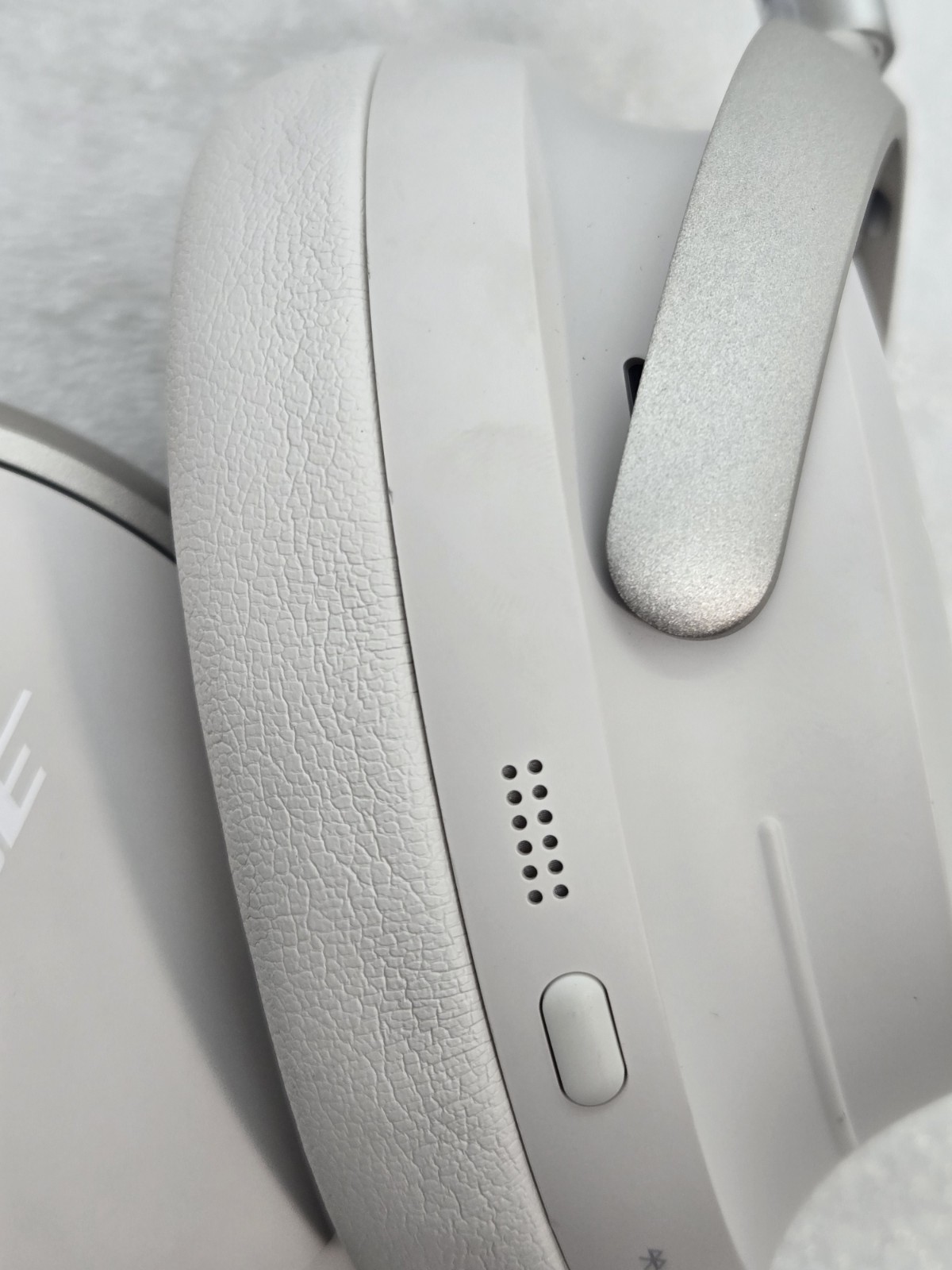 Bose QuietComfort Ultra Noise Cancelling Headphones White FAST FREE SHIPPING a