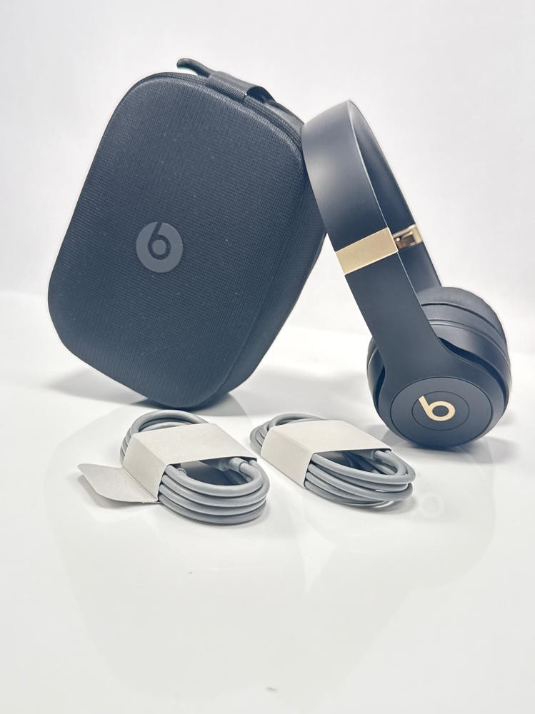 Beats Solo 4 Wireless Bluetooth On-Ear Headphones Black Gold