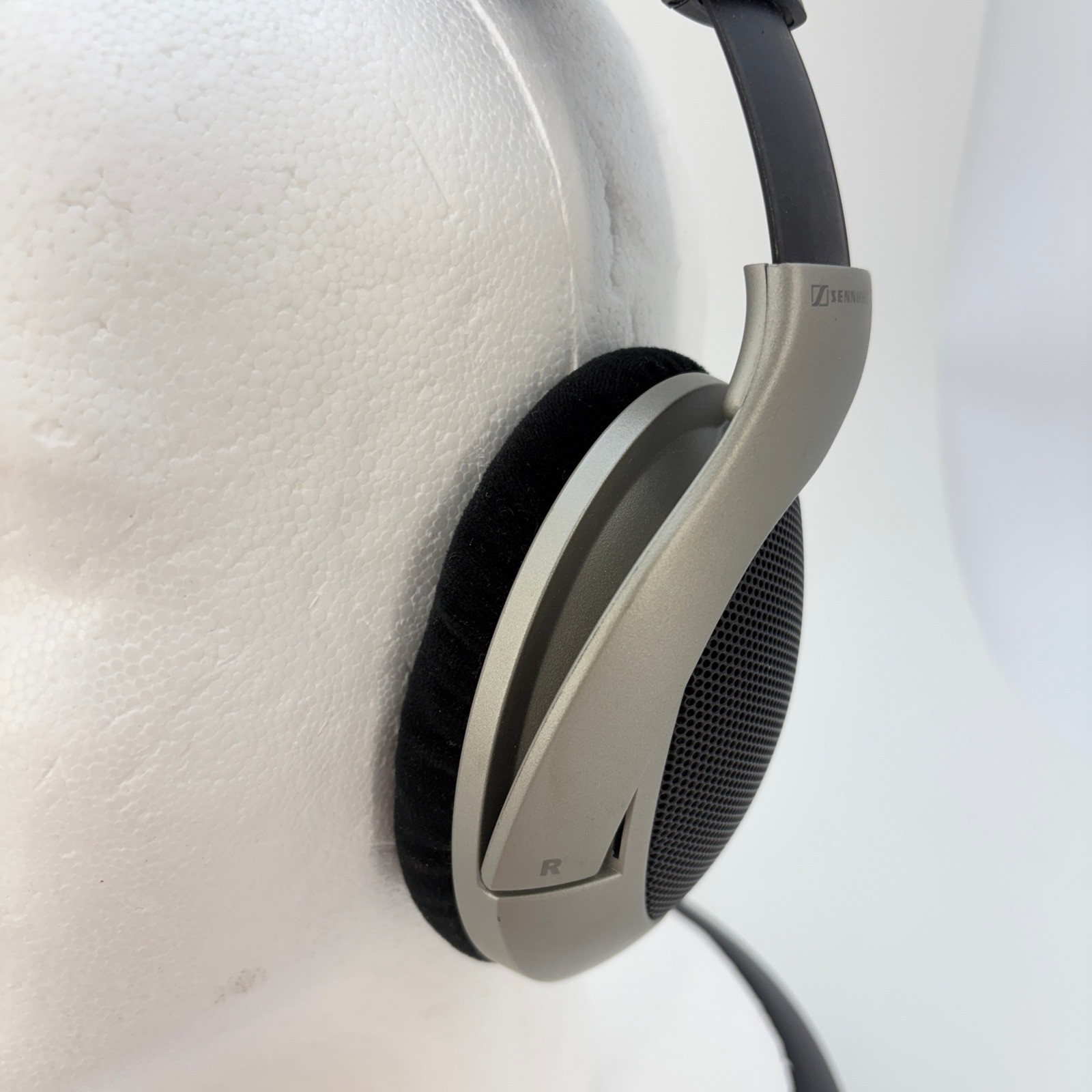 Sennheiser HD 555 Open Back Over Ear Audiophile Wired Headphones Gray Black