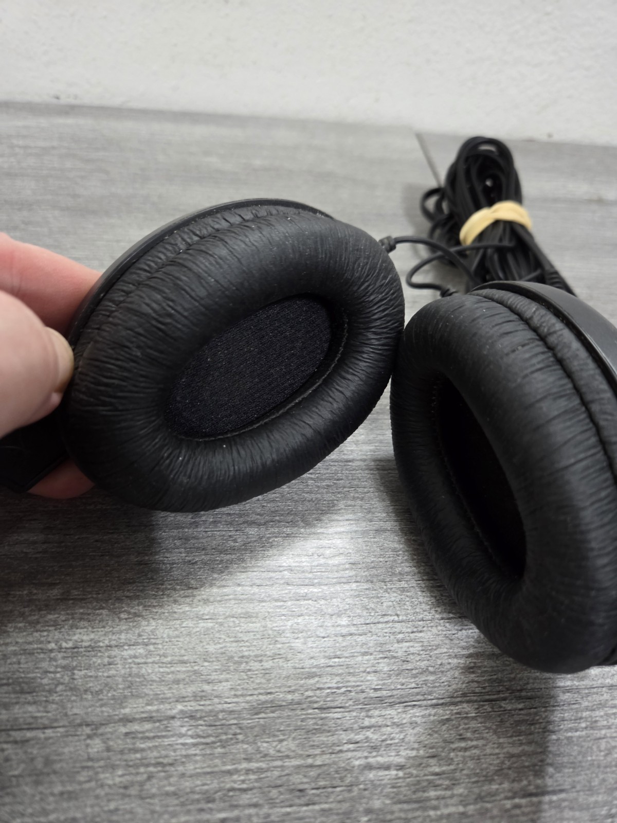 Sennheiser HD 202 Headphones Black 3.5mm Jack Over Ear Tested Works