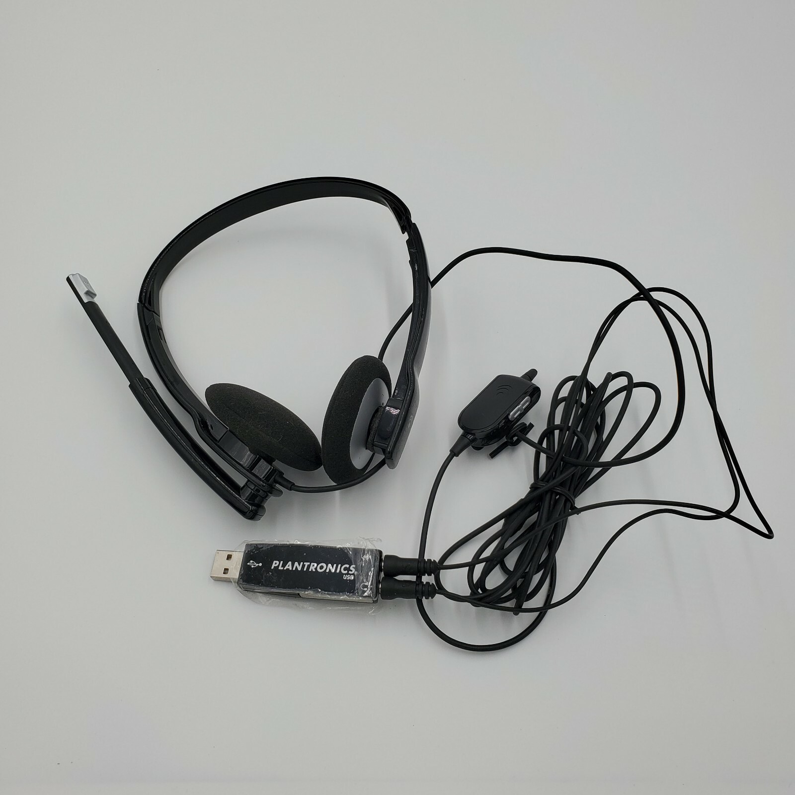 Plantronics .Audio 625 USB Stereo Headset Mic Dual 3.5mm Jack USB Adapter Analog