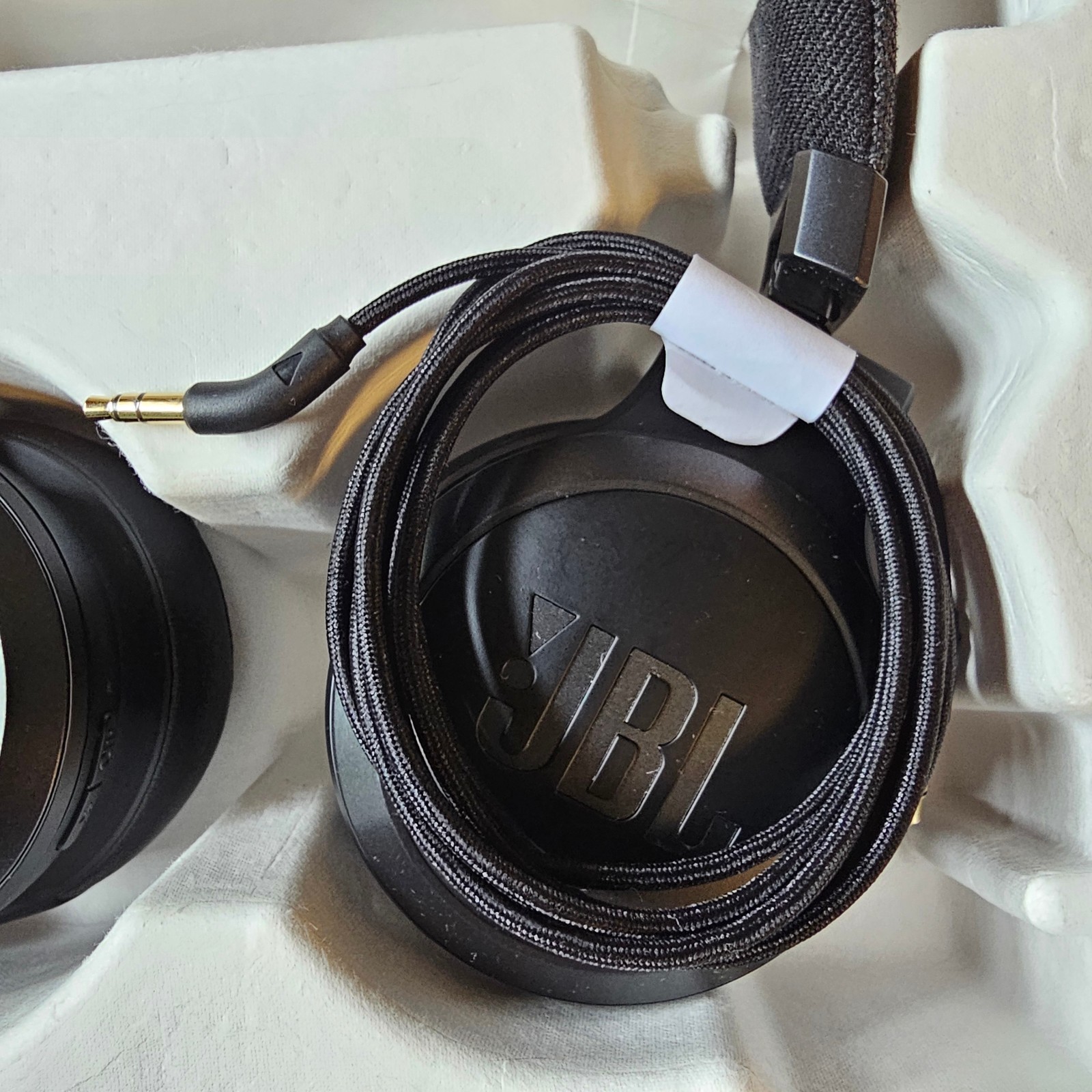 JBL LIVE675NC Wireless on-ear Headphones 65 HR – Open Box