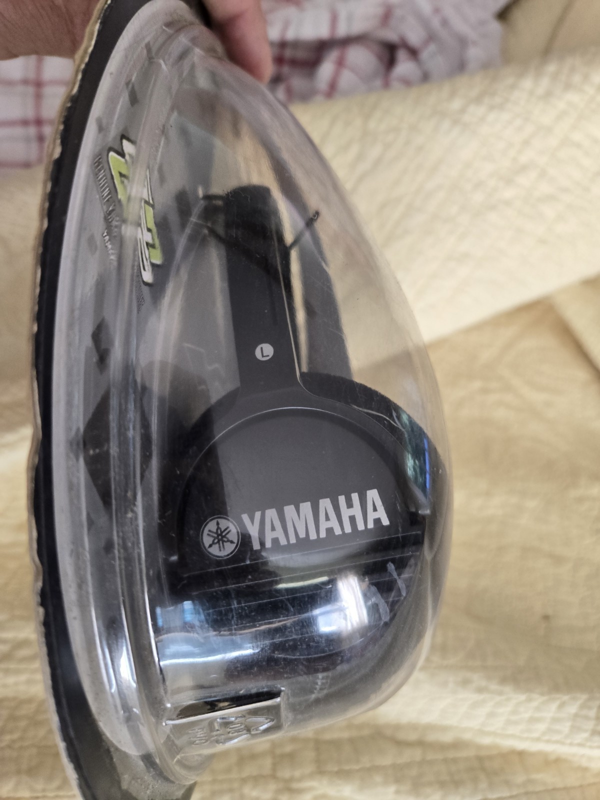 Yamaha Stereo Headphones RH1C Full Dynamic Range 1/8″ Plug with 1/4″ Adapter