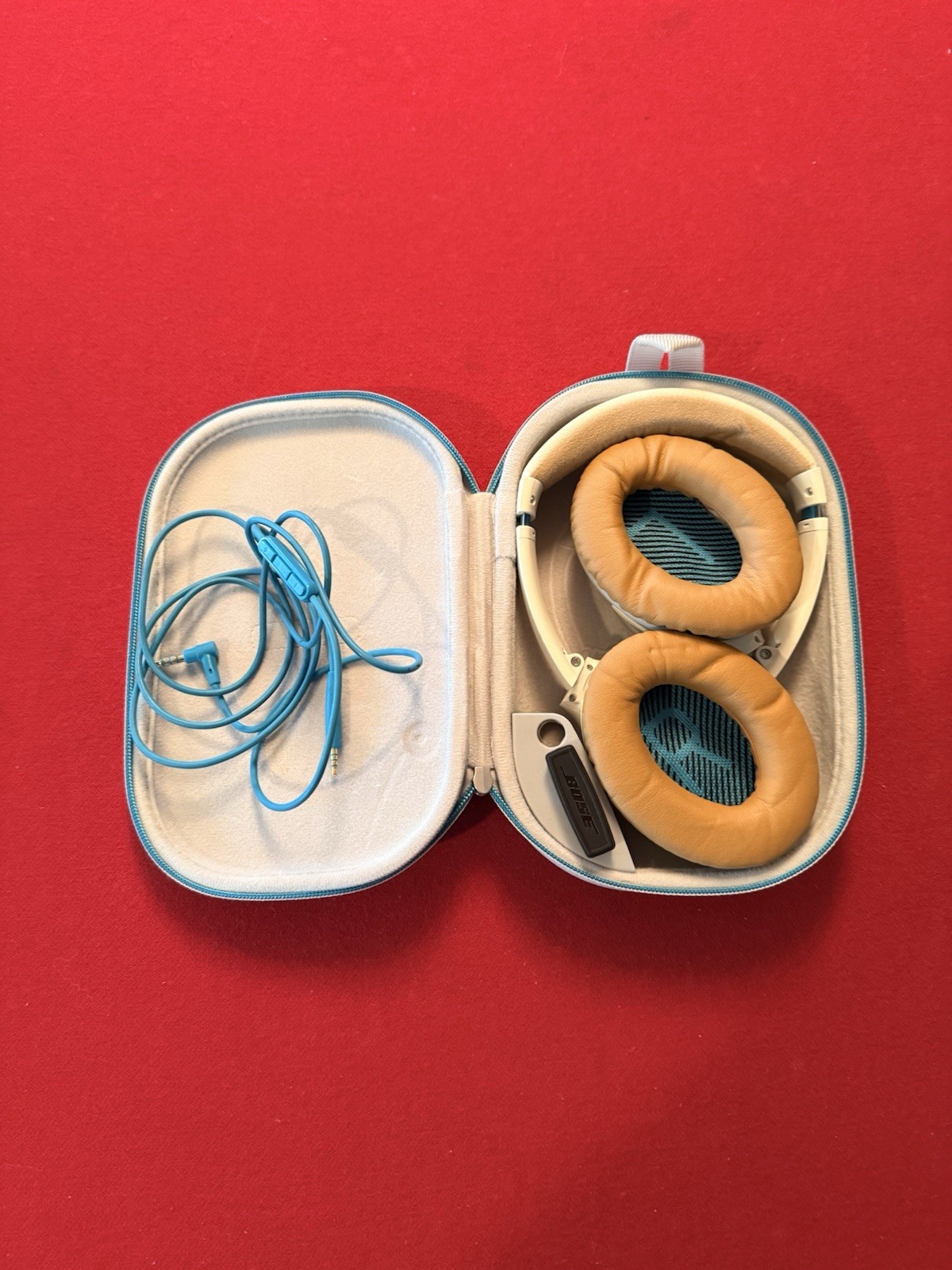 Bose Beige Over-Ear Headphones 3.5mm Jack with Carrying Case & Blue Cable