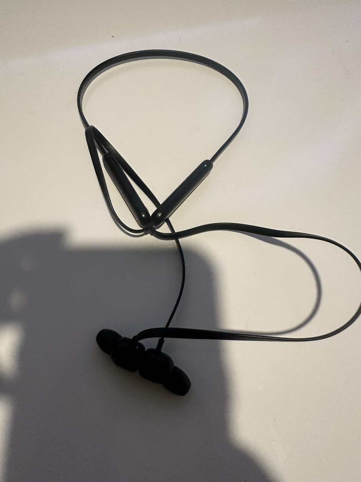 Beats by Dr. Dre – Beats Flex Wireless Earphones – Black [Model:MYMC2LL/A]