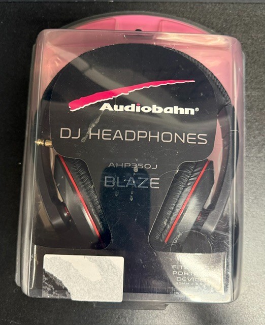 DJ HEADPHONES BY AUDIOBAHN