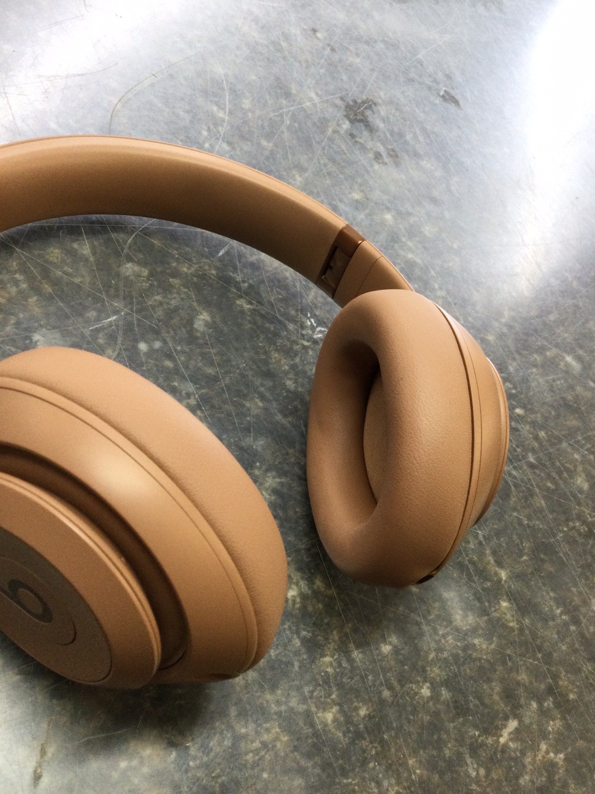 Beats Studio Pro x Kim Headphones (DJ2004001)