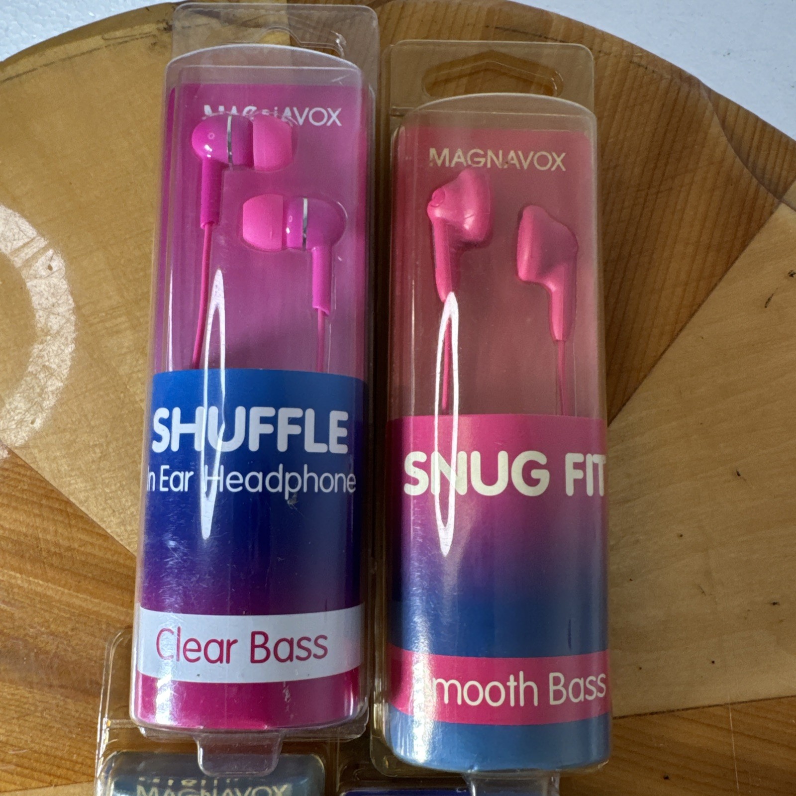 Lot 4 Magnavox Shuffle In Ear & snug fit Headphone Clear Bass Pink & White Bnk2