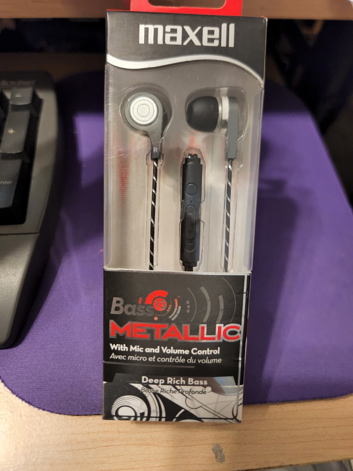 Maxell 199600 Bass 13 Metallic In Ear Earbuds Mic/Vol Control Brand New Sealed