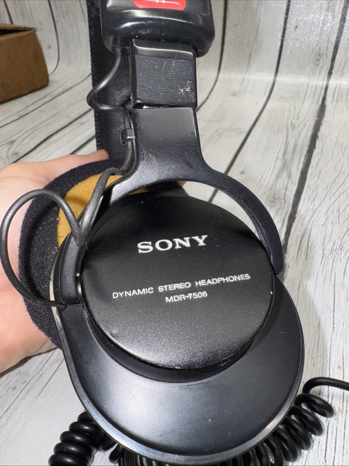 Sony MDR-7506 Professional Studio Wired Headphone Headset – Missing Ear Pad