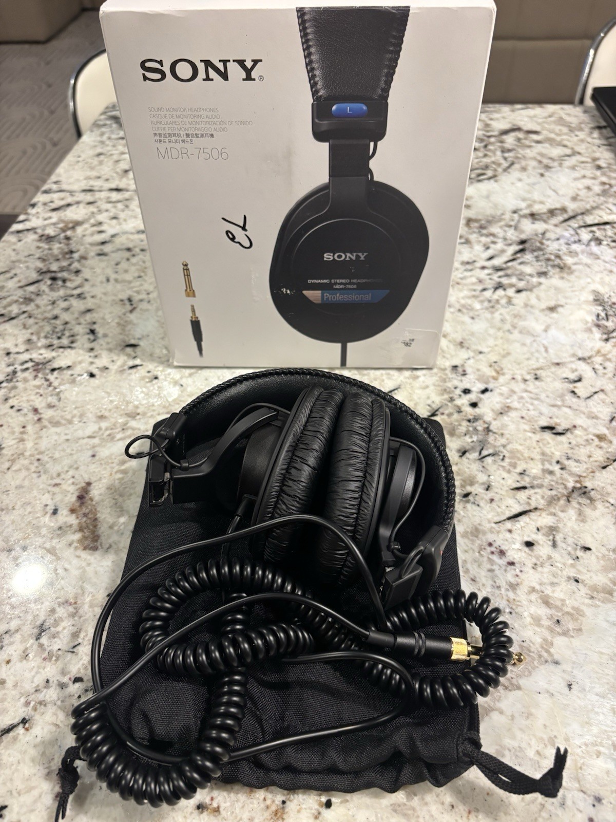 MDR7506 Professional Large Diaphragm Headphone