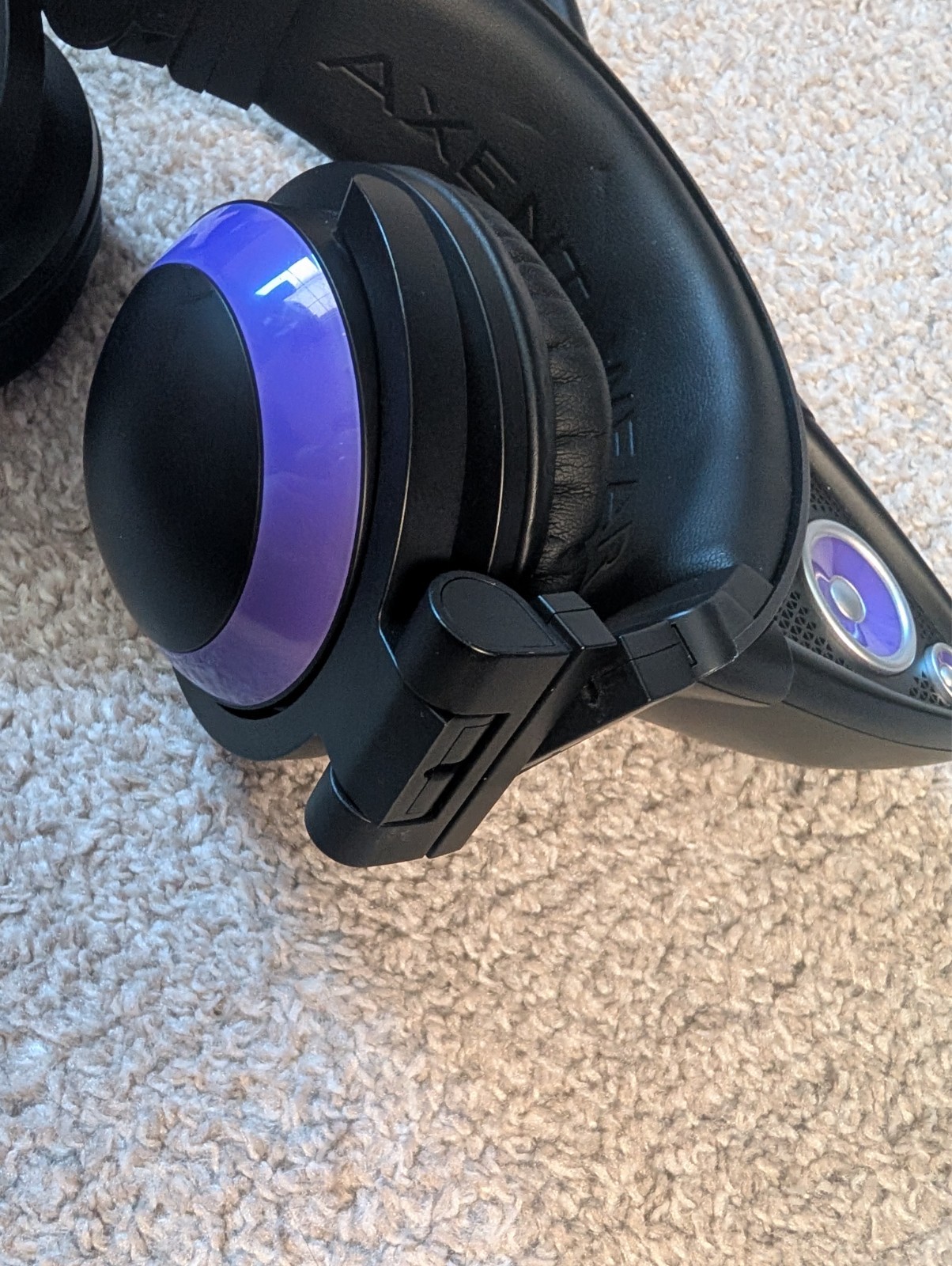 Brookstone Car Ear Light Up Headphones Black/Purple with case, box, mic, cables