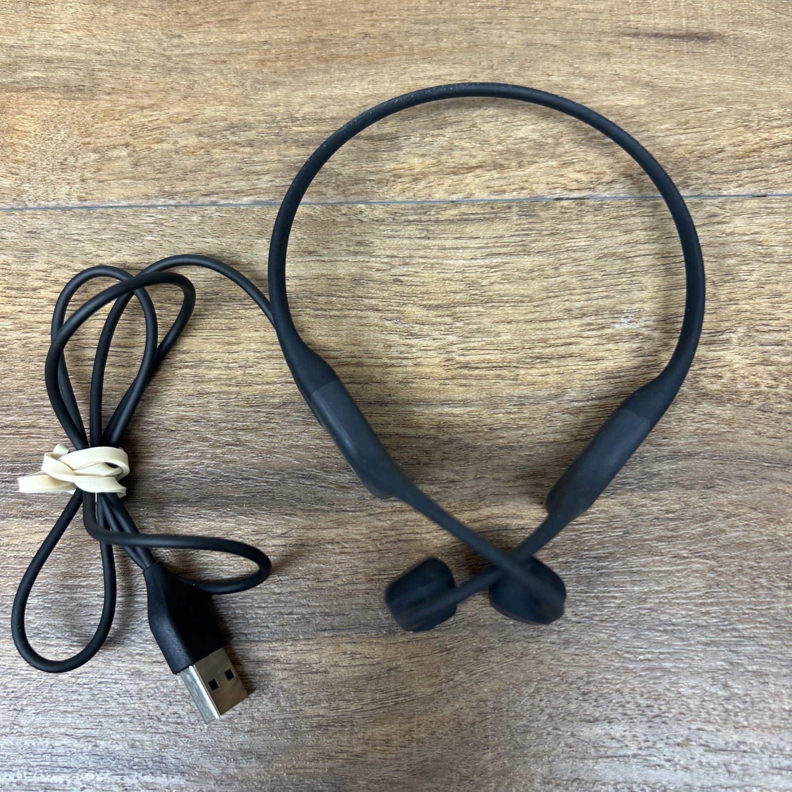 AfterShokz Aeropex Bone Conduction Bluetooth Headphones Charging Cable Blk AS800