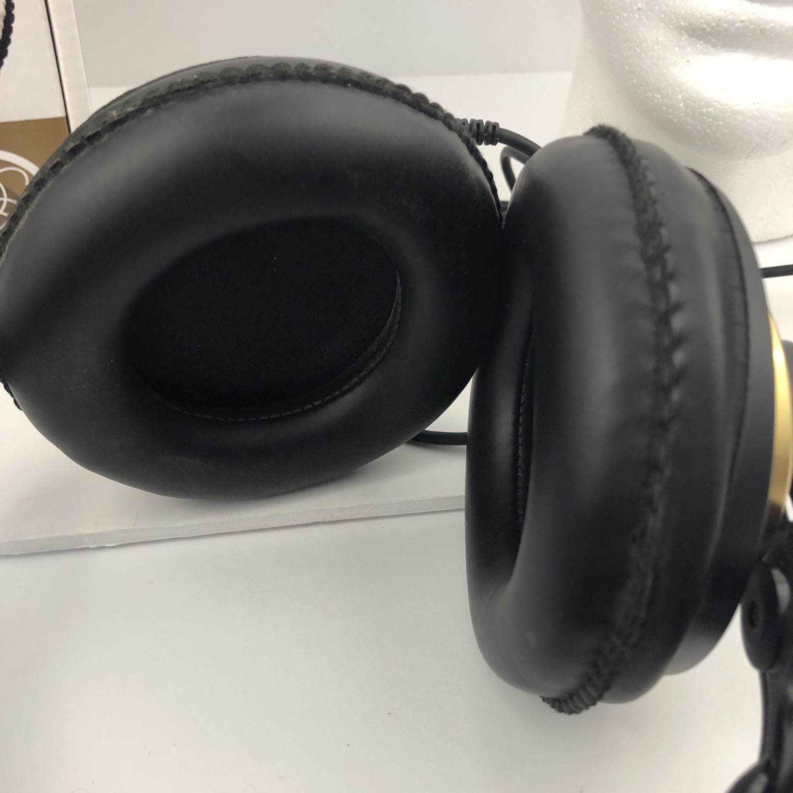 Headphones AKG Acoustics K240 Studio Semi-Open Over the Ear Headphone