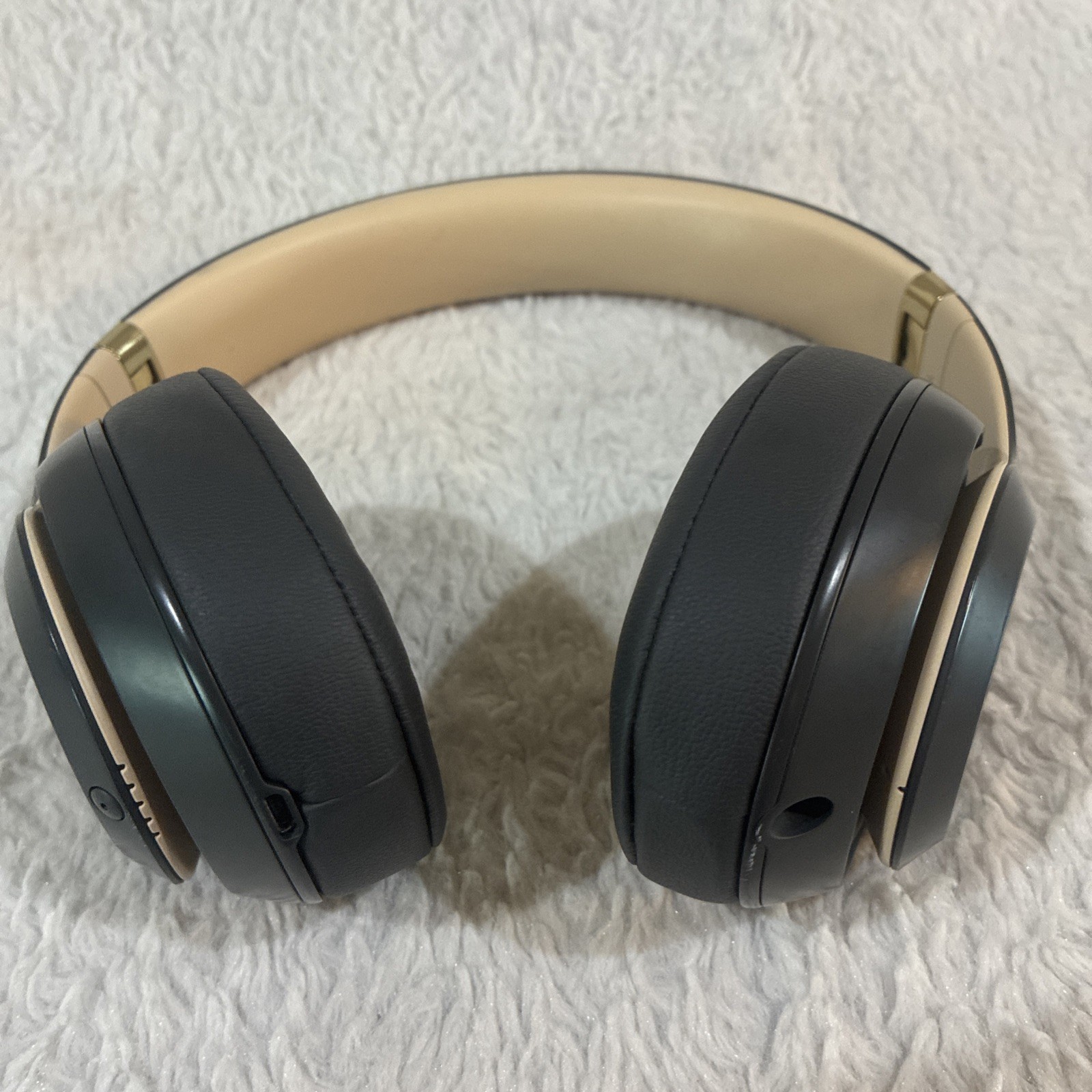 Beats by Dr. Dre Studio3 Wireless Headphones – Shadow Gray With Case