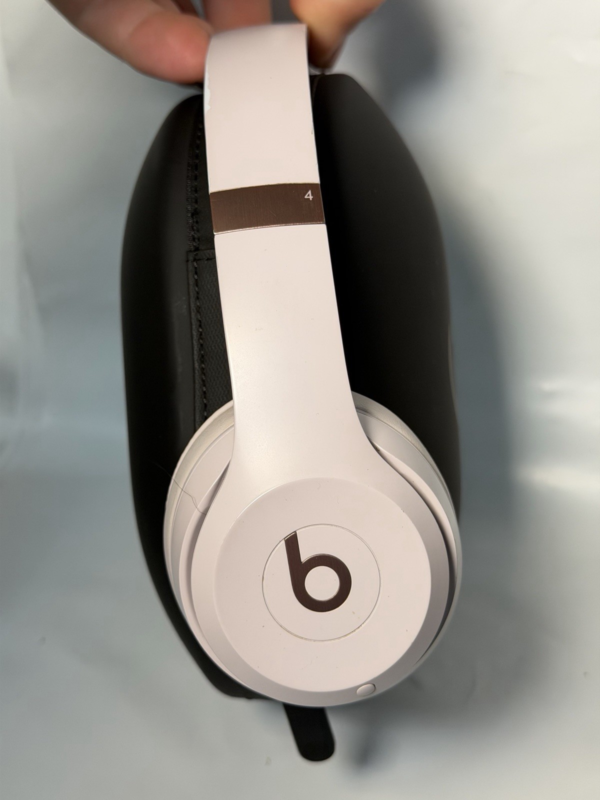 Beats Solo 4 Wireless Cloud Pink Rose Gold Headphones by Dr. Dre Storage Case