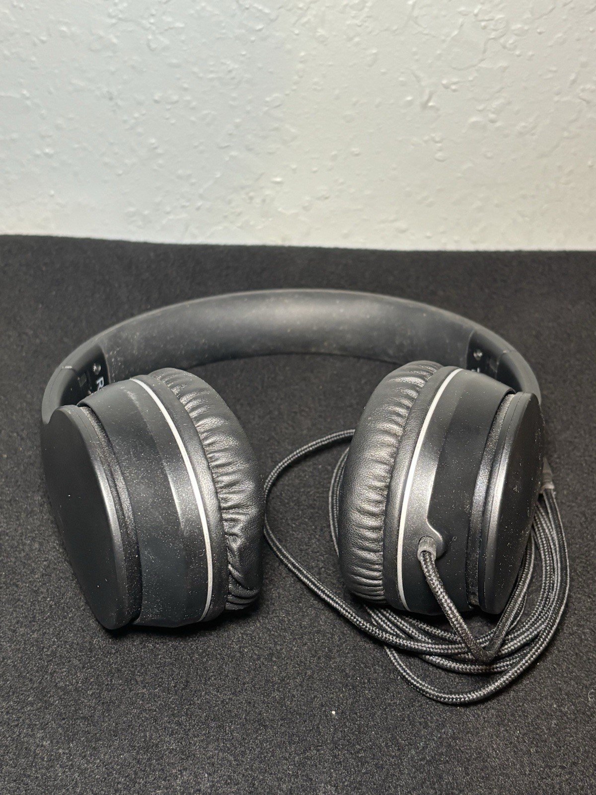 Lorelei X6 Over-Ear Wired Black Headphones Foldable Design Tangle Free Cable