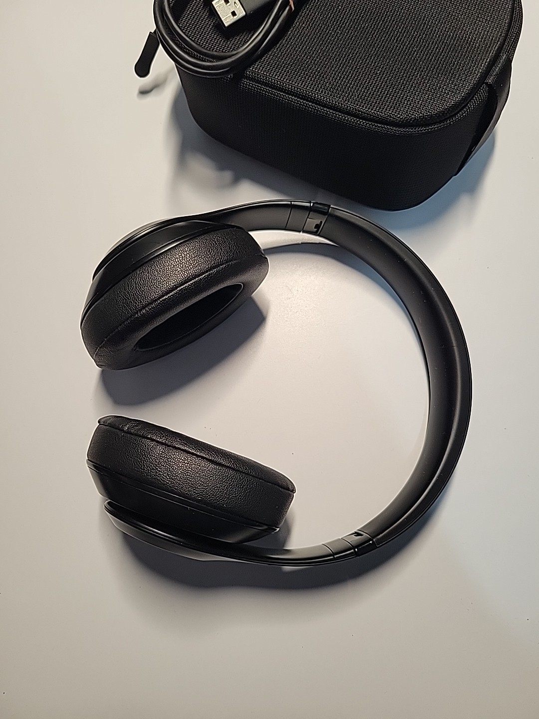 Beats by Dr. Dre Studio3 Wireless Bluetooth Headphones Black w/ Carrying Case