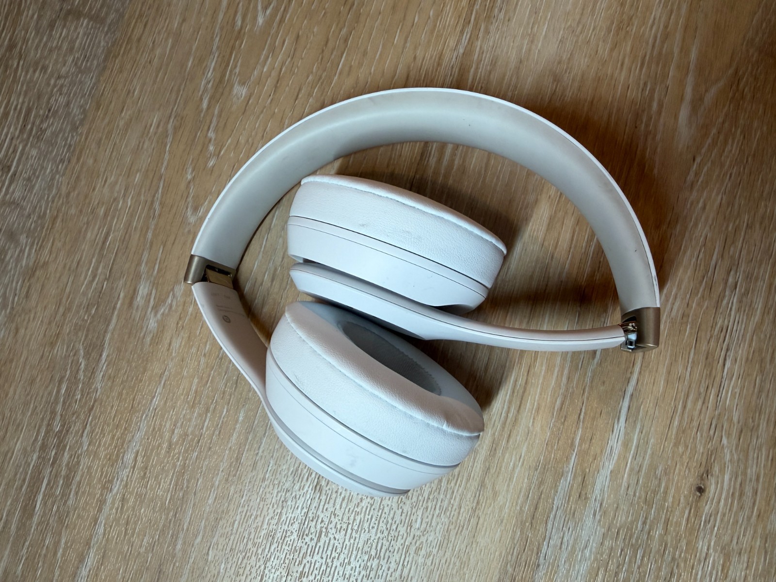 Beats – Solo 4 Wireless On-Ear Headphones various colors (A grade Condtion)