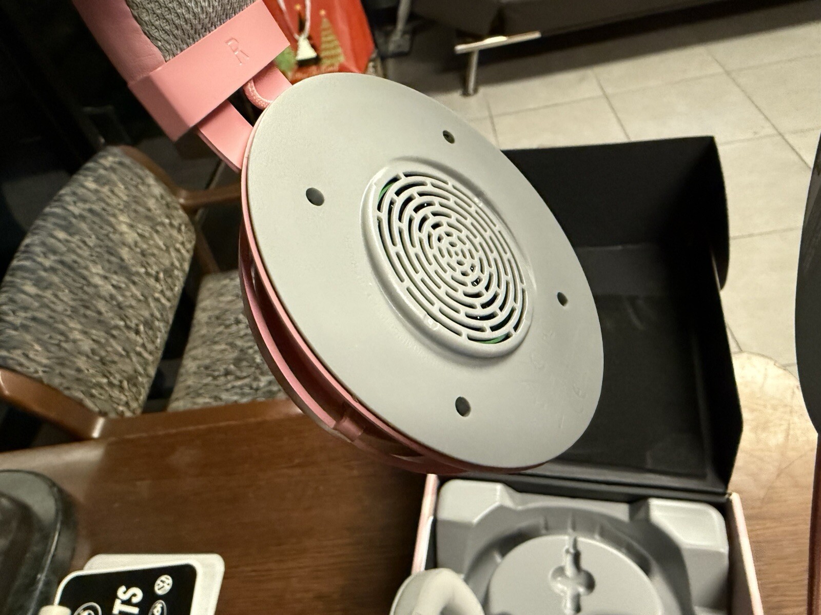 Razer Kraken Gaming Headset PINK- IN BOX USED
