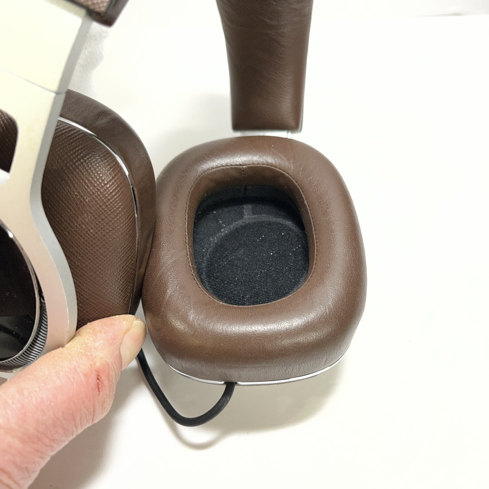 Bowers & Wilkins P9 Signature Headphones Brown – No Case – No Box