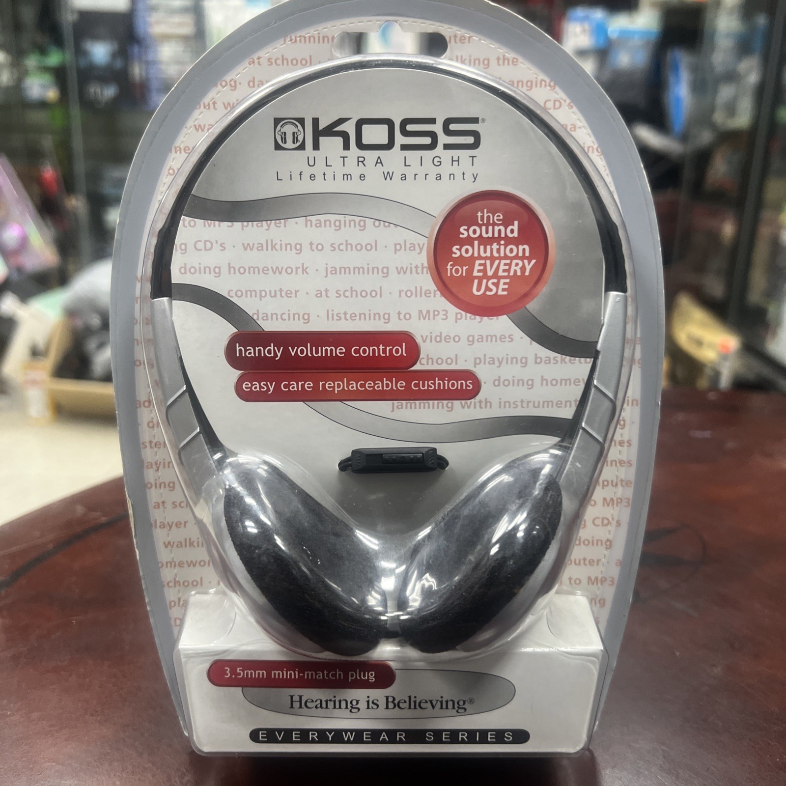 Koss KPH/6 Portable Stereophone Ultra Light Headphones Inline Volume Control New