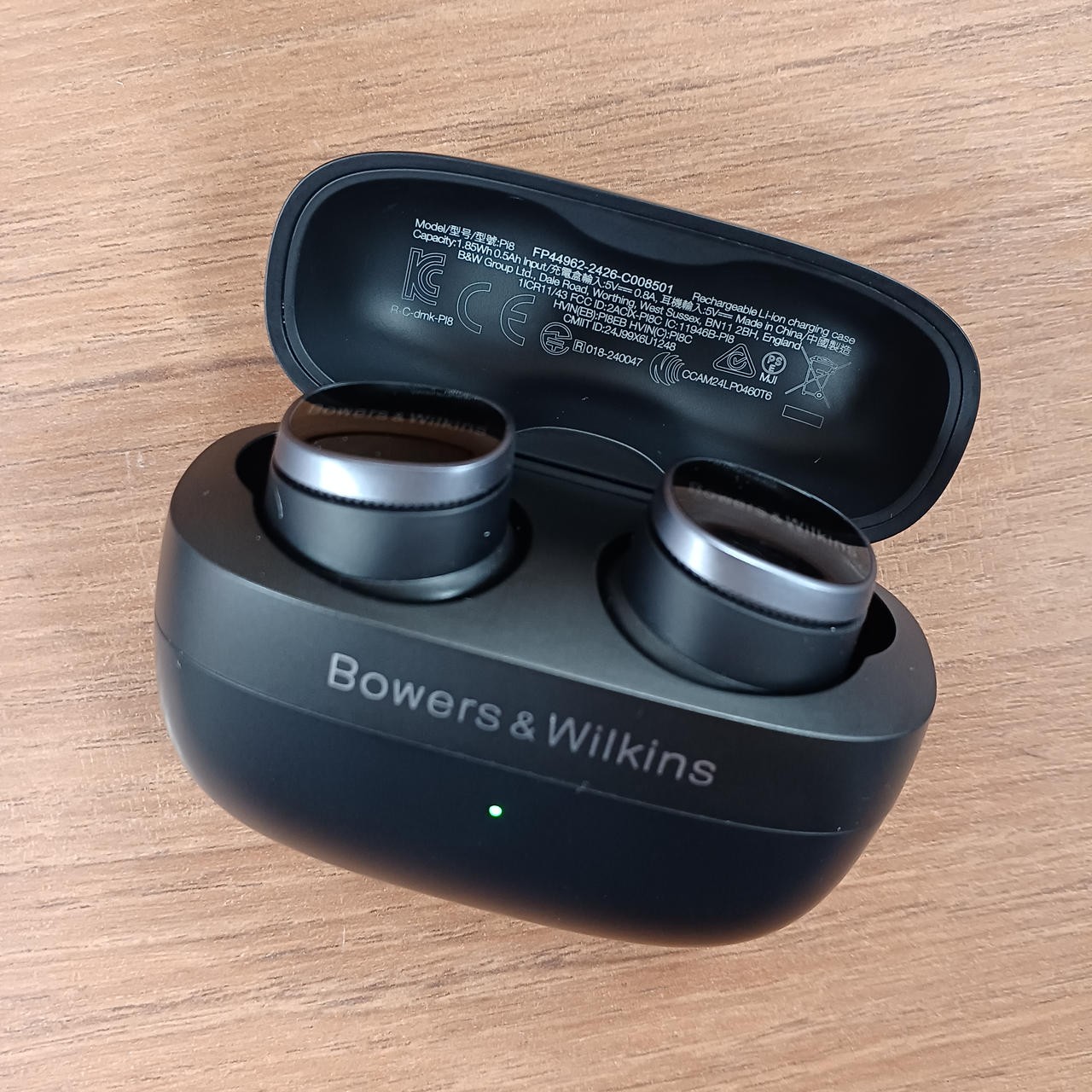 B&W PI8 True Wireless Earbuds ANC Hi-Res Audio w/Case – Excellent Condition